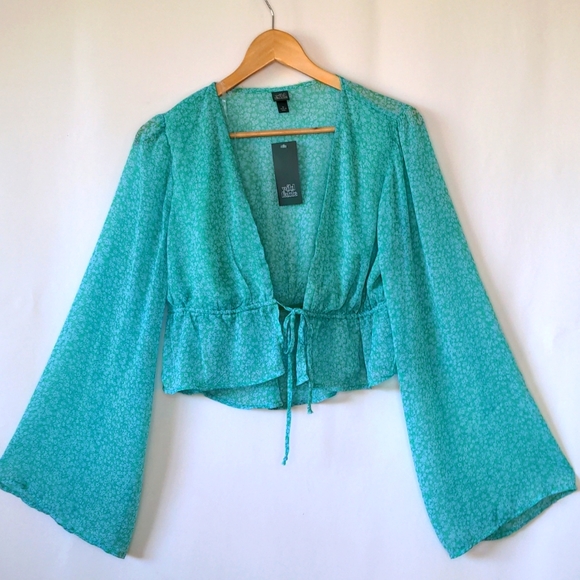 NWT Wild Fable Bell Sleeve Cropped Top Size M - Picture 8 of 12